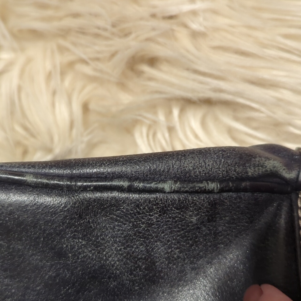 Black leather Etienne Aigner Purse - Picture 13 of 14